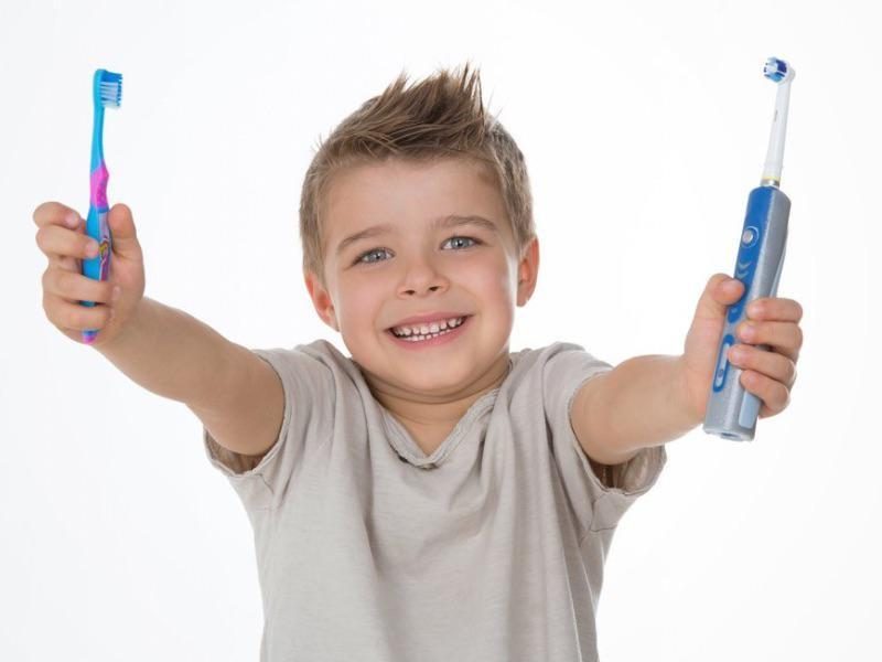 Как выбрать детскую электрическую зубную щетку