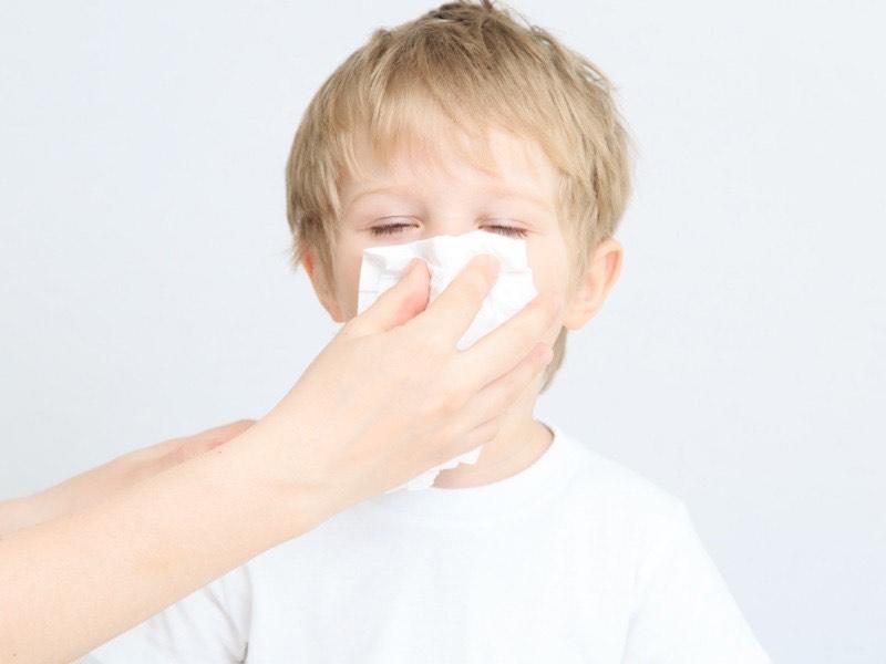 Кровь из носа у ребенка: первая помощь.